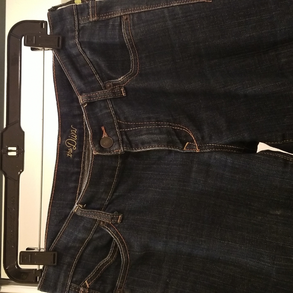 Old Navy Diva size 6 long in dark wash